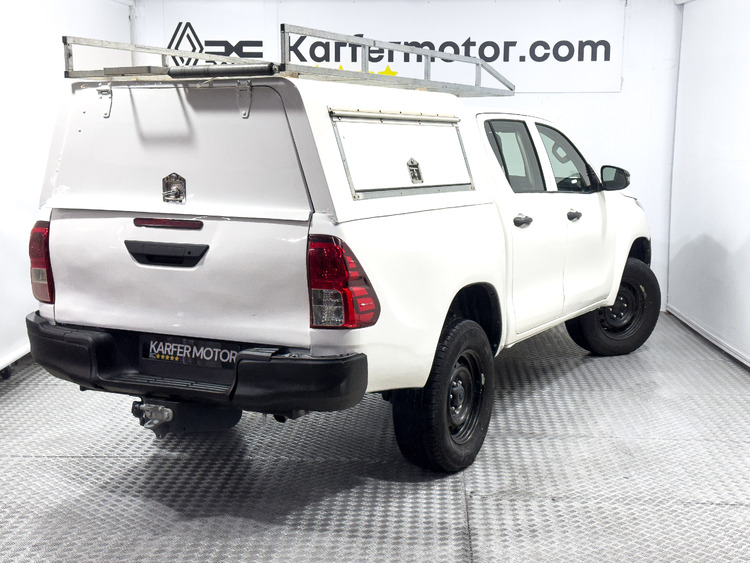 Toyota Hilux Doble Cabina DLX 4x4 foto 5